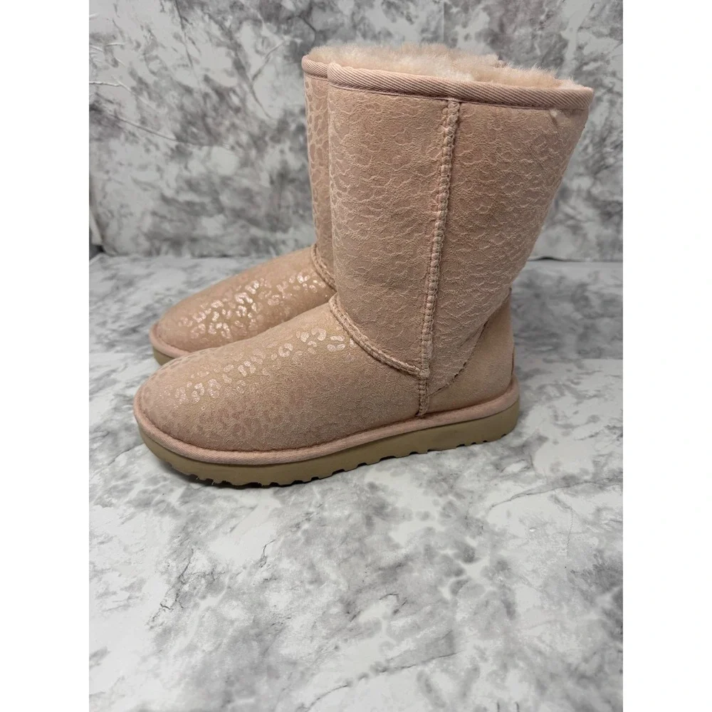 UGG classic short